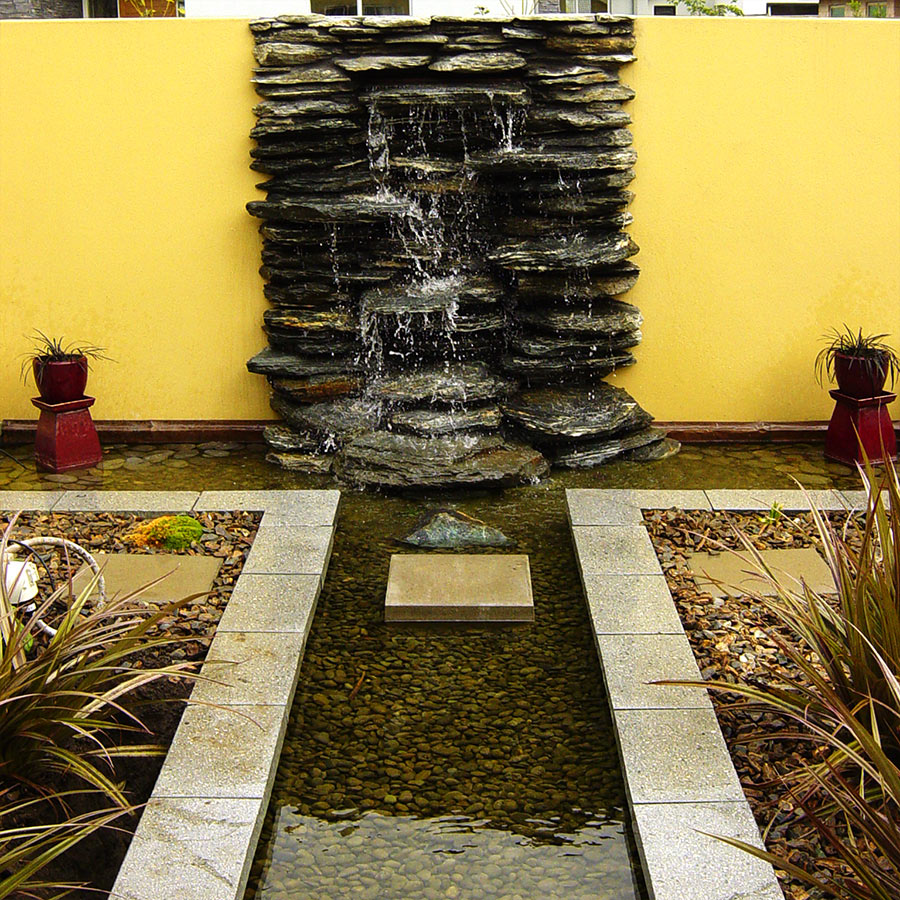 Contemporary schist water feature